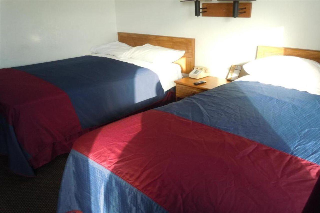 Travelodge By Wyndham Grand Rapids North Walker Extérieur photo