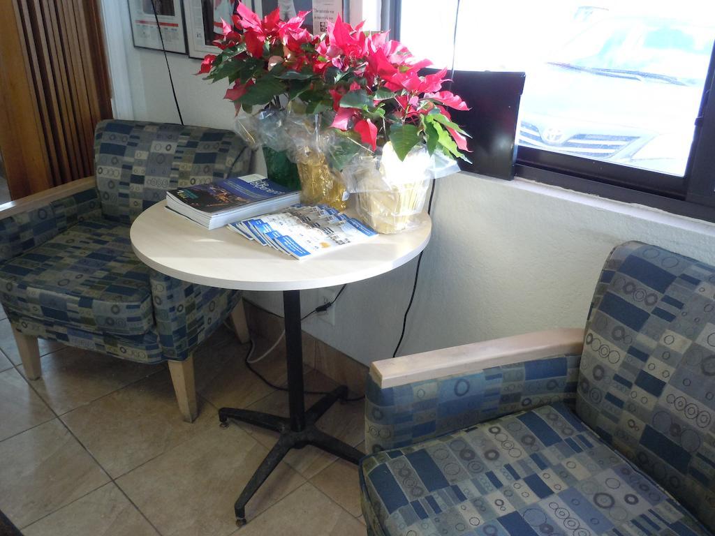 Travelodge By Wyndham Grand Rapids North Walker Extérieur photo