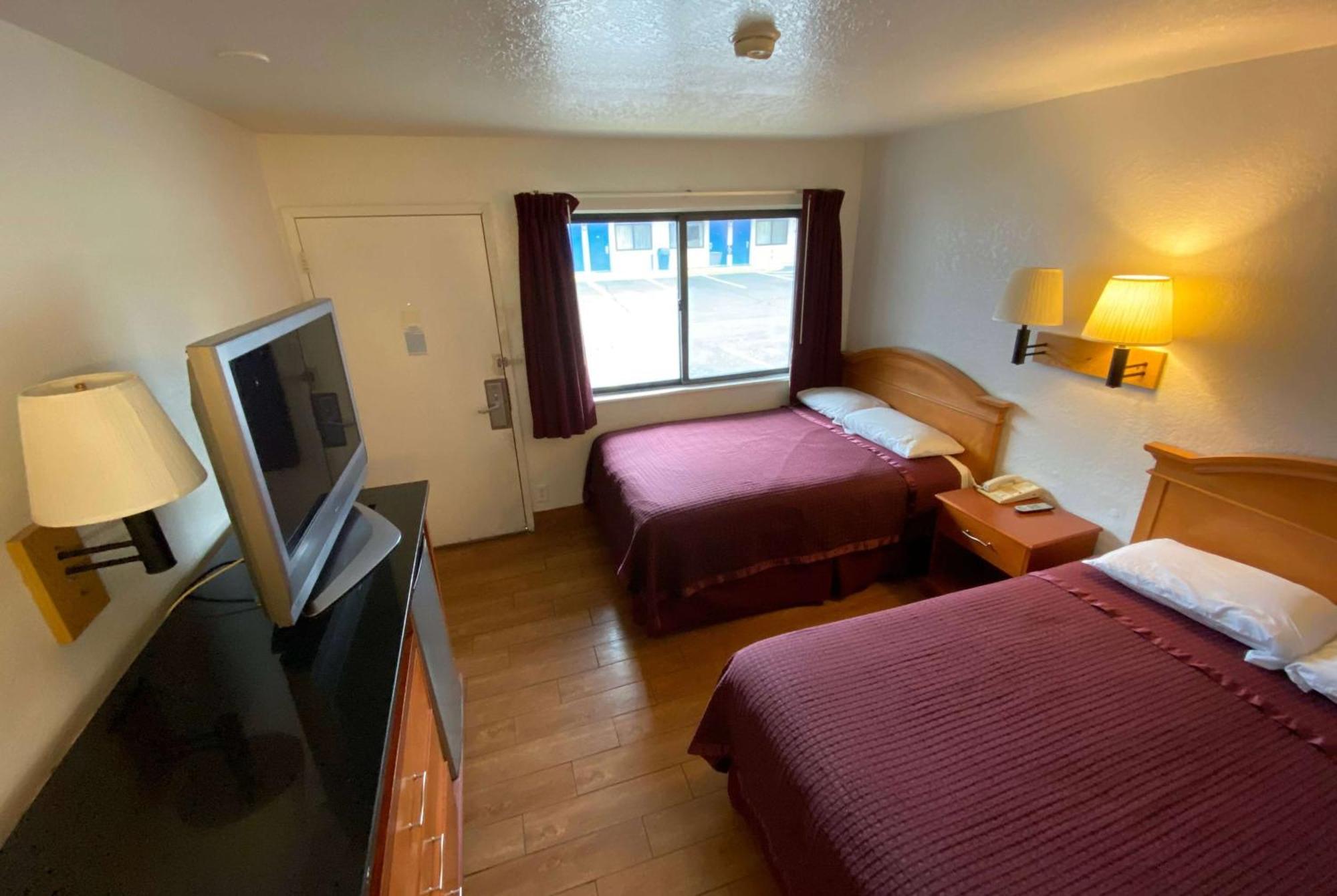 Travelodge By Wyndham Grand Rapids North Walker Extérieur photo