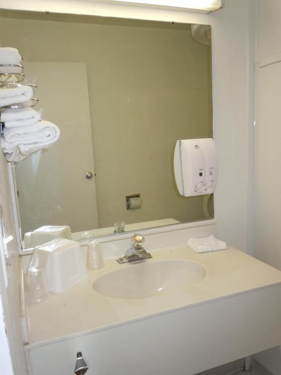 Travelodge By Wyndham Grand Rapids North Walker Chambre photo