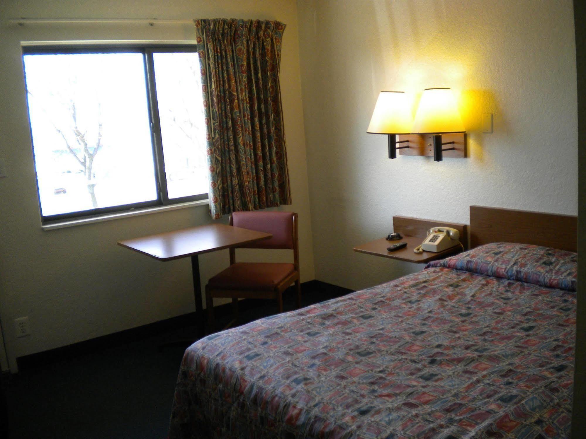 Travelodge By Wyndham Grand Rapids North Walker Chambre photo