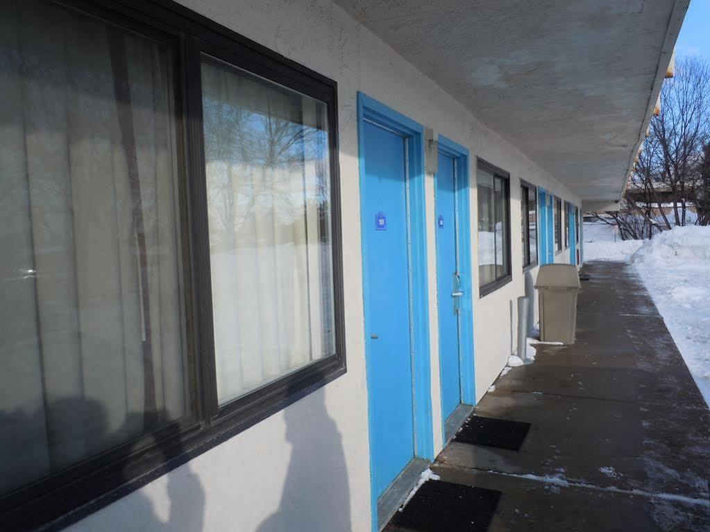 Travelodge By Wyndham Grand Rapids North Walker Extérieur photo