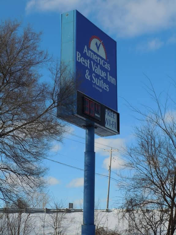 Travelodge By Wyndham Grand Rapids North Walker Extérieur photo